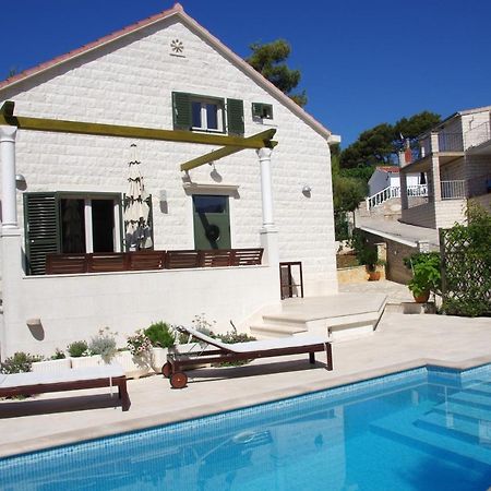 Holiday Home Nevista Sumartin Esterno foto