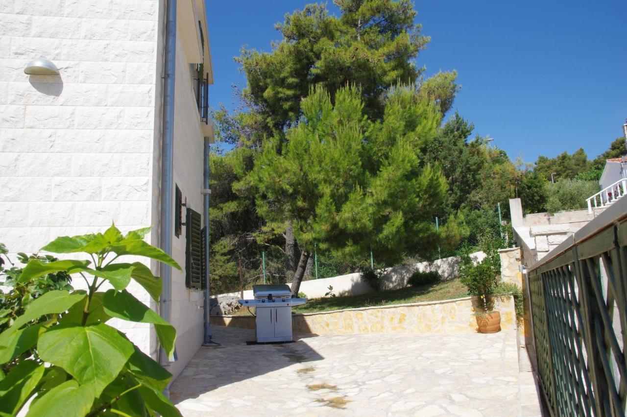 Holiday Home Nevista Sumartin Esterno foto