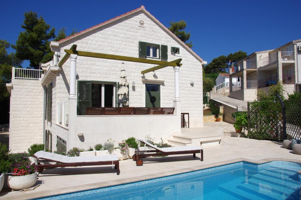 Holiday Home Nevista Sumartin Esterno foto