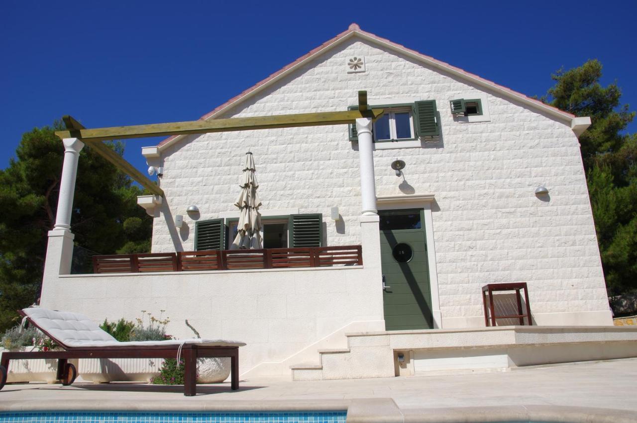 Holiday Home Nevista Sumartin Esterno foto
