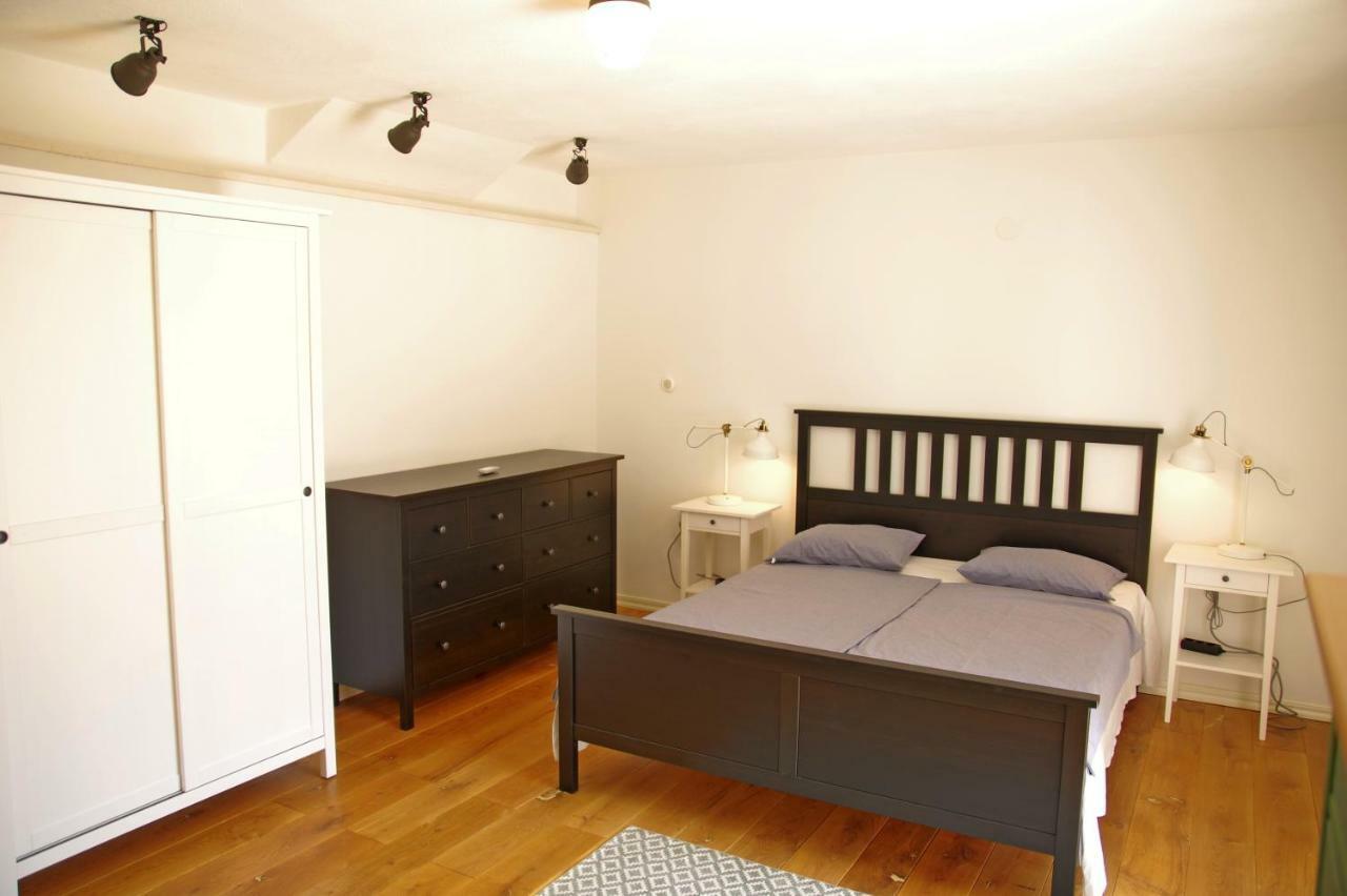 Holiday Home Nevista Sumartin Esterno foto