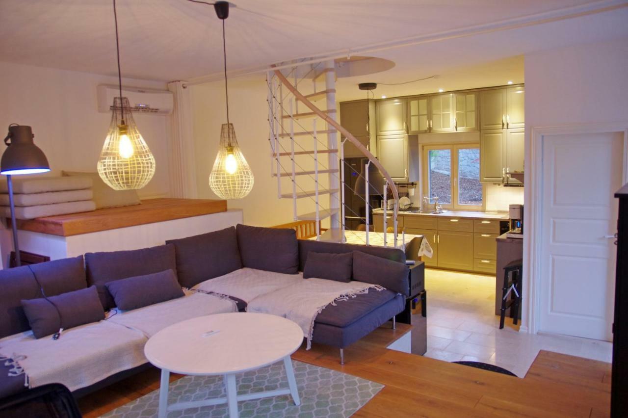 Holiday Home Nevista Sumartin Esterno foto
