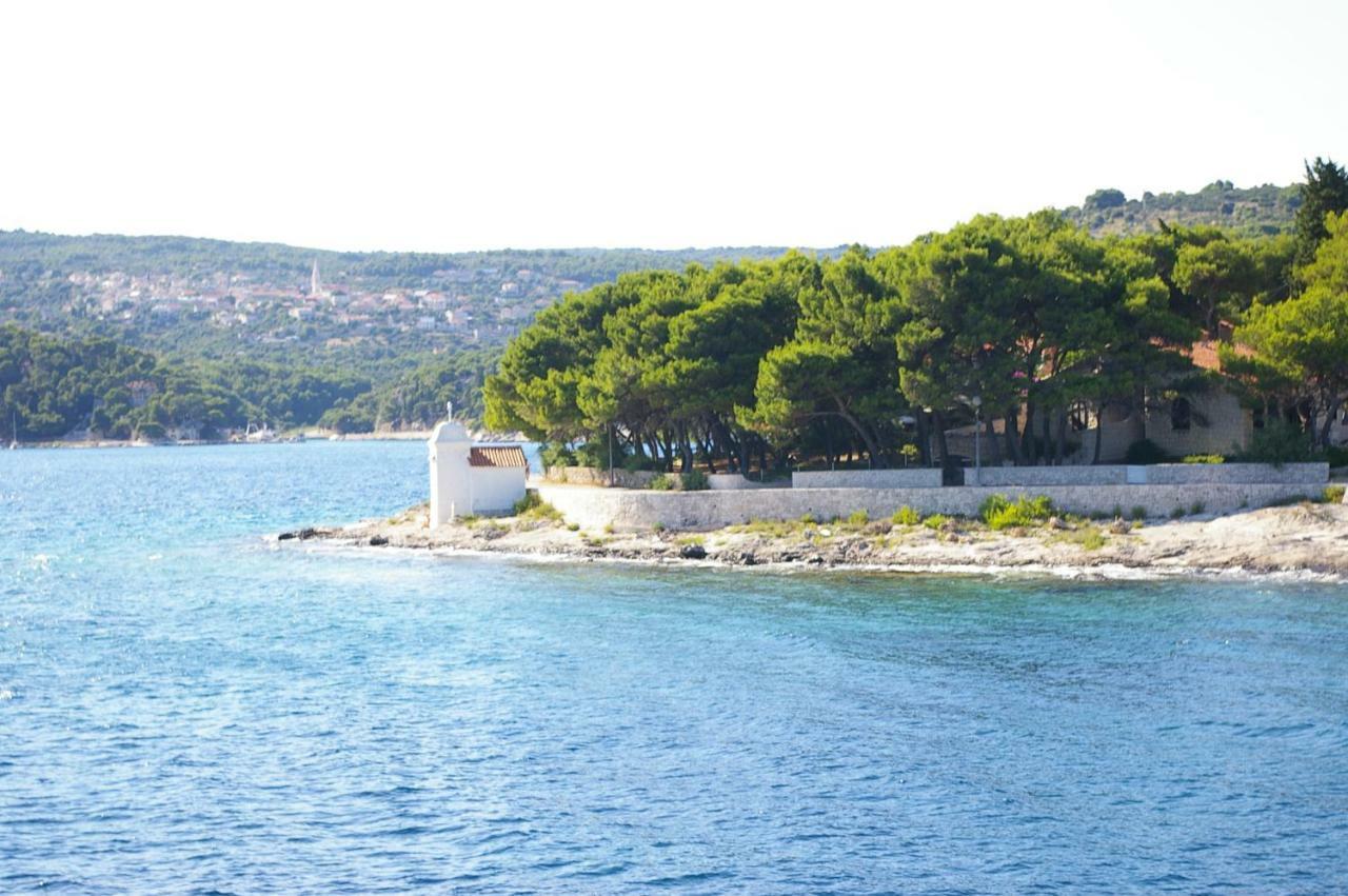 Holiday Home Nevista Sumartin Esterno foto