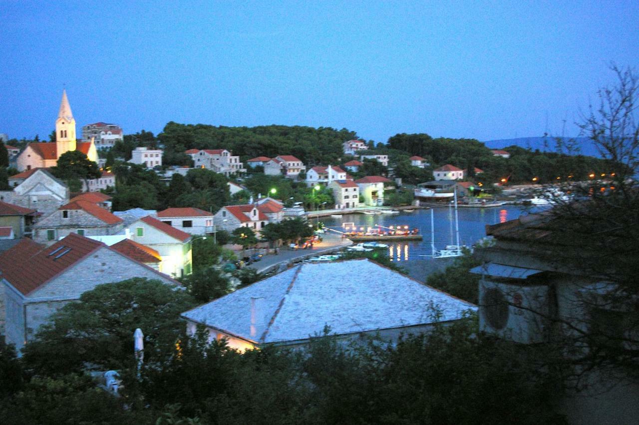 Holiday Home Nevista Sumartin Esterno foto